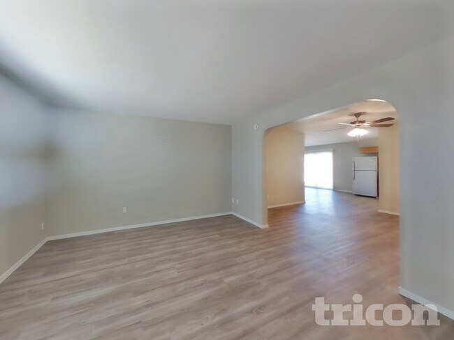 Foto del edificio - 8102 W Heatherbrae Dr