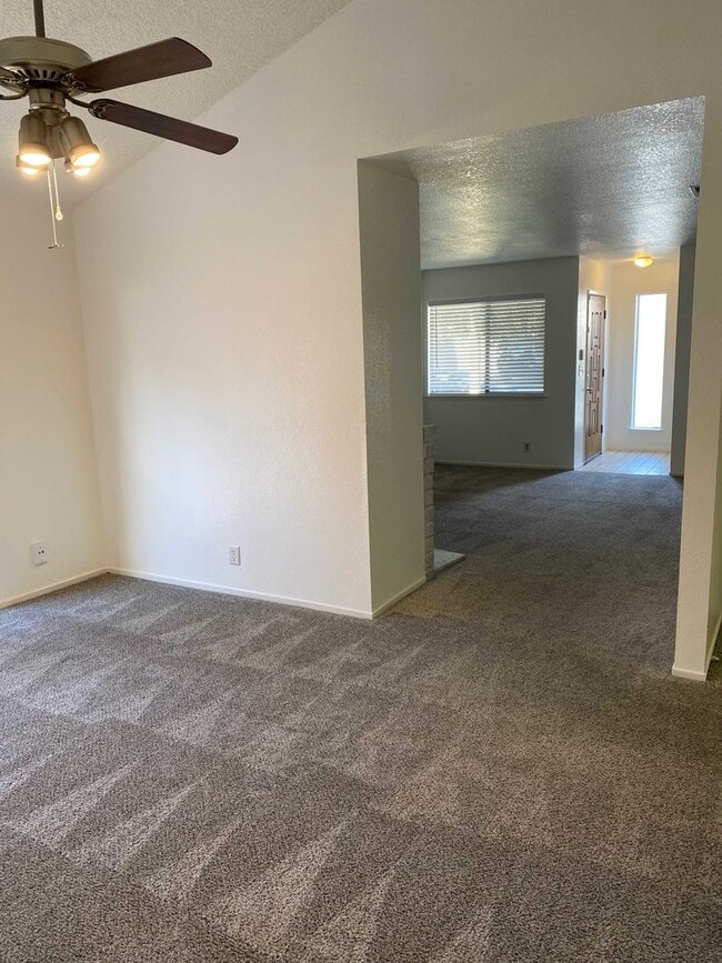Building Photo - 4819 Suncrest Way