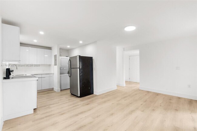 Foto del edificio - 2385 SW 17th St