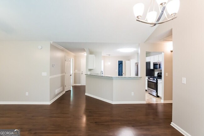 Building Photo - 4801 Lake Park Terrace