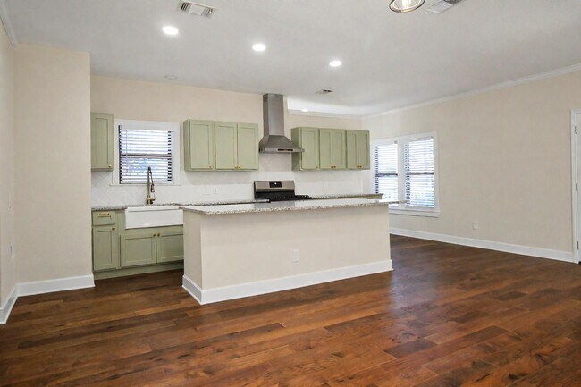 Foto del edificio - 610 W Rosewood Ave
