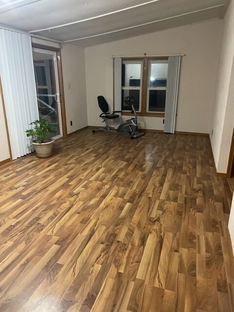 Foto del edificio - 701 McDougal Rd