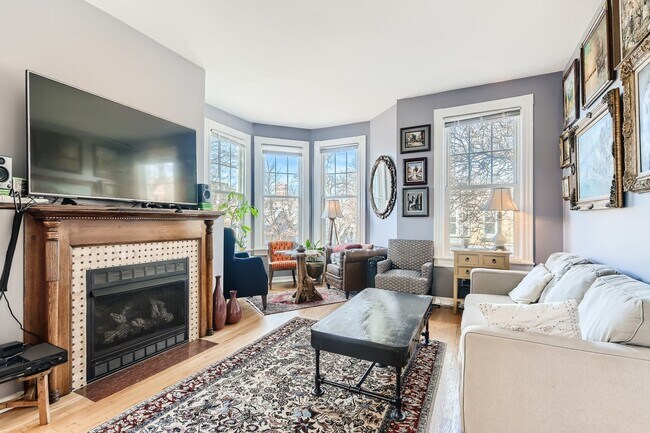 Foto del edificio - 1657 W Byron St