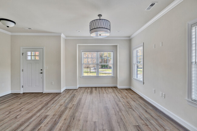 Front Living Room - 3404 Avenham Ave SW