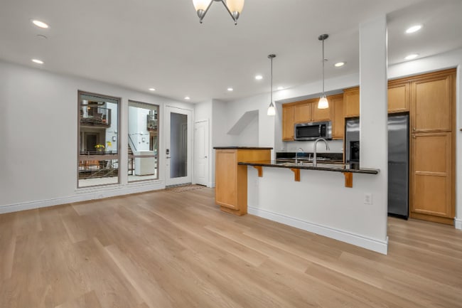 Building Photo - 5410 W 149th Pl