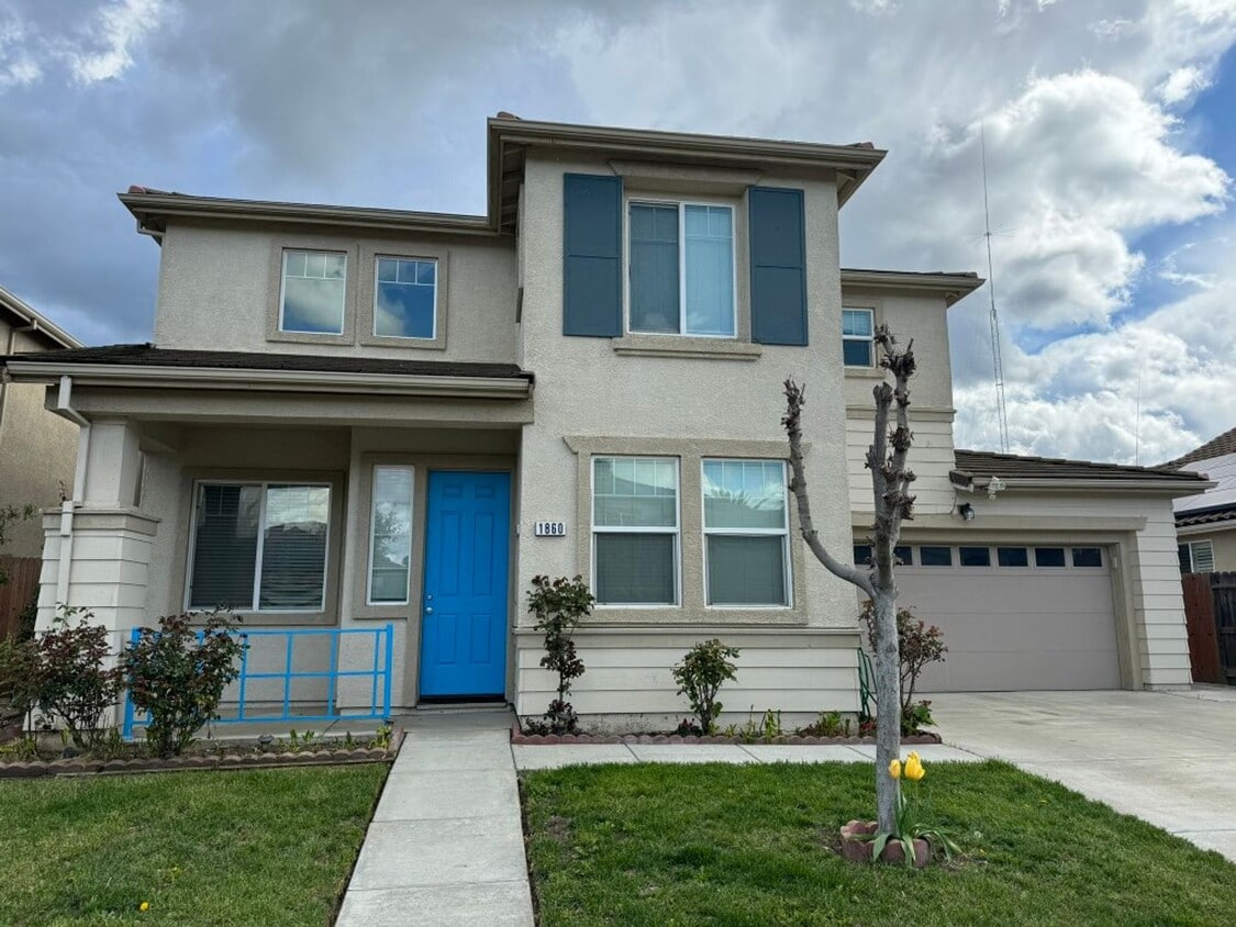 Foto principal - Sycamore Ranch 4 Bedroom Home For Rent