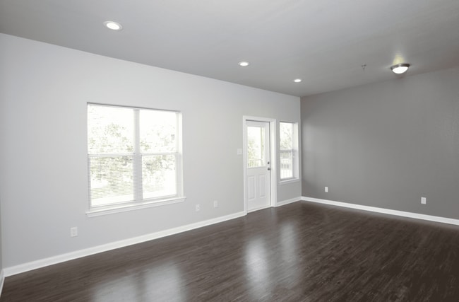 Building Photo - City Center Apartments