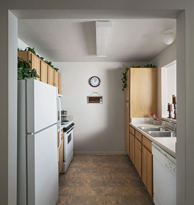 Spacious Galley Kitchen - Lockwood of Genesee Senior Living 55 and up