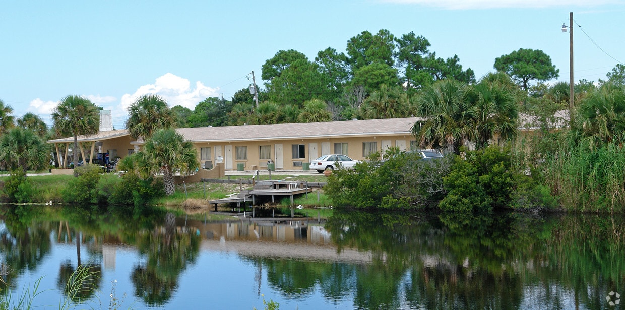 Building Photo - 106 Lakeview Cir