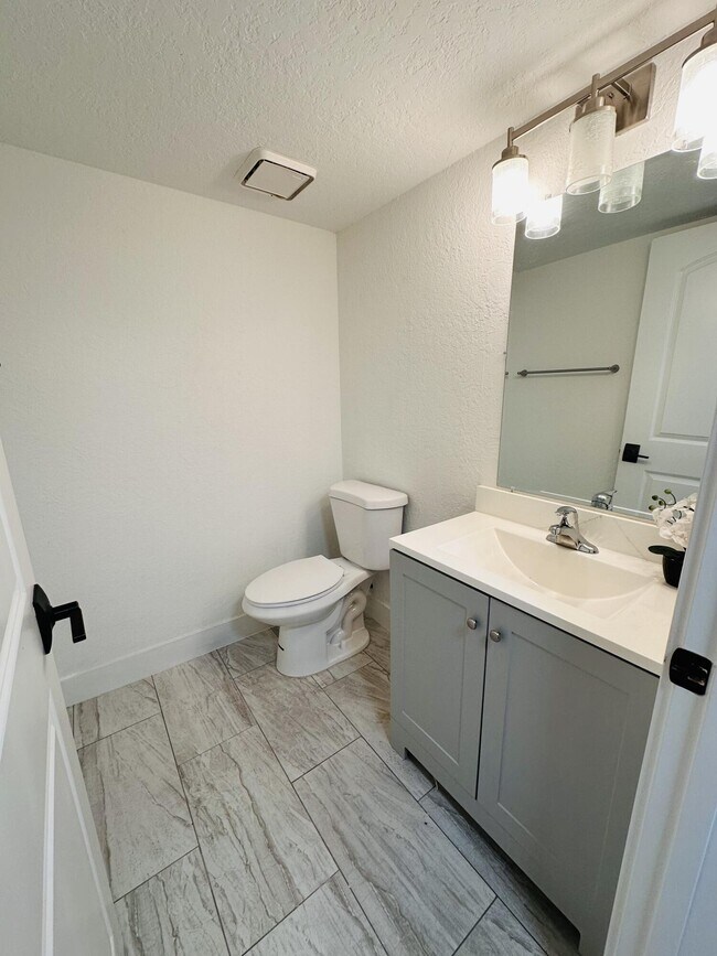 Building Photo - 300 Nottingham Cir