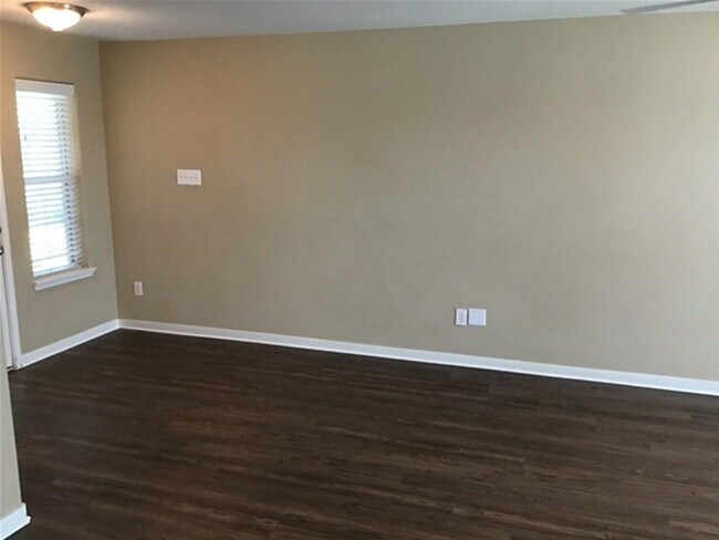 Foto del edificio - 6919 Rosebud Hollow Ln