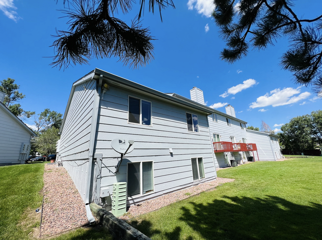 Foto del edificio - 1331 Firefly Cir