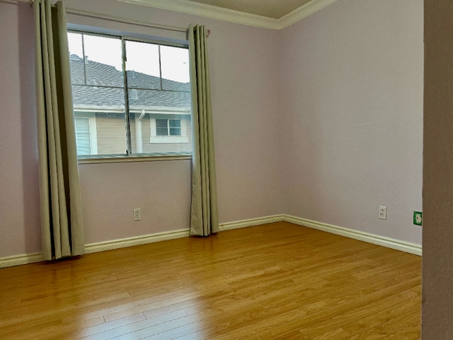 Building Photo - 321 Araglin Ct
