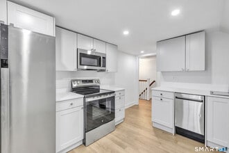 Building Photo - 315 Main St