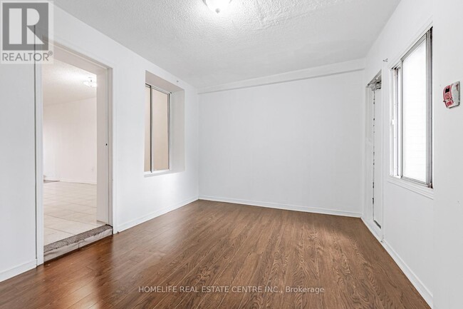 Building Photo - 223-223 Jameson Ave