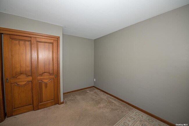 Building Photo - 253 Helm Ln