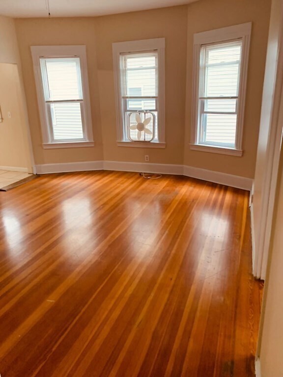 Building Photo - 84 Vernal St