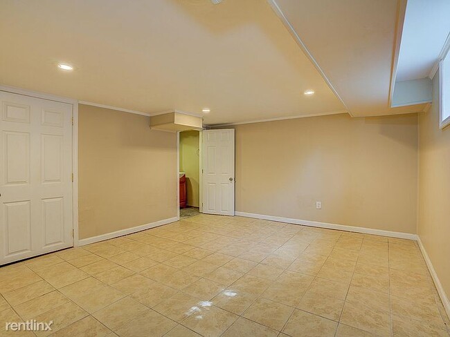 Building Photo - 3 br, 3 bath House - 2320 Carlton Road Sou...