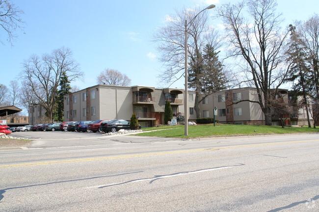 Building Photo - The Pines Apartments