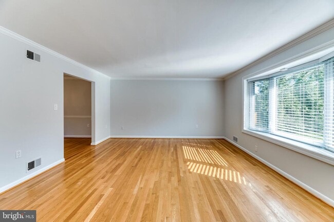 Building Photo - 6414 Old Chesterbrook Rd