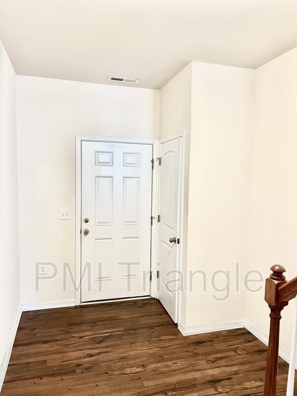 Foto del edificio - 1007 Ambrosia Dr