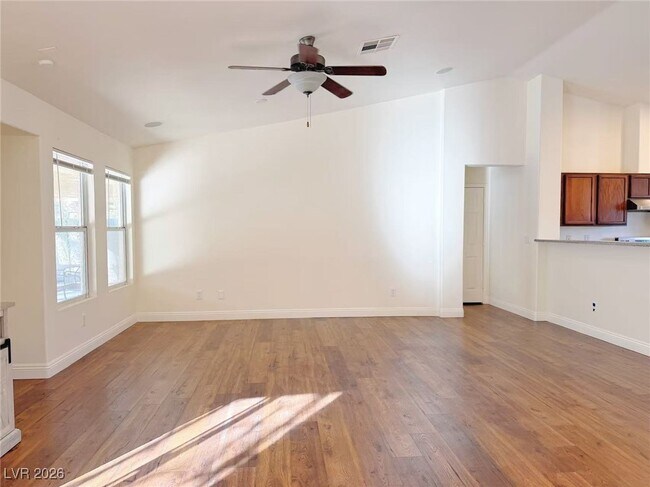 Foto del edificio - 161 Swale Ln