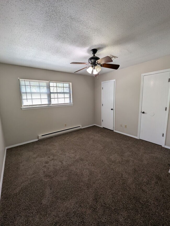 Foto del edificio - 2 Bedroom/1.5 Bathroom Townhouse in South ...