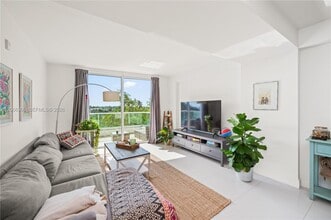 Building Photo - 6362 Collins Ave