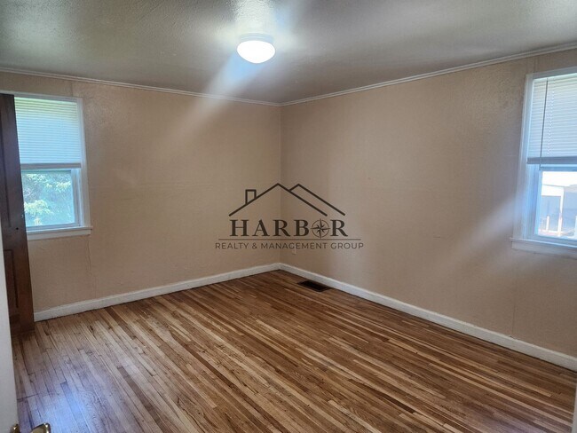 Foto del edificio - 1300 2nd Ave SW