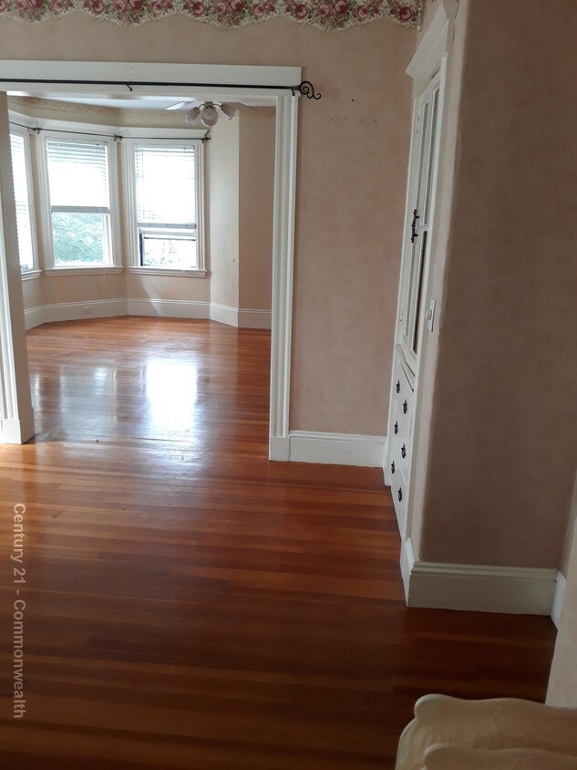 390 Upham St Unit 2, Melrose, MA 02176 Condo for Rent in Melrose, MA