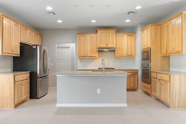 Foto del edificio - 8712 Slater Dr