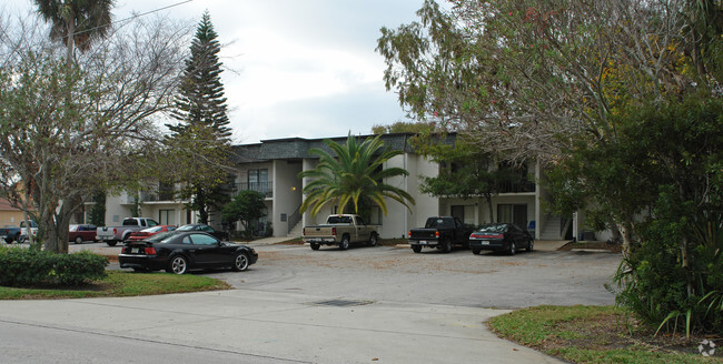 Building Photo - Palmetto Square Apartments