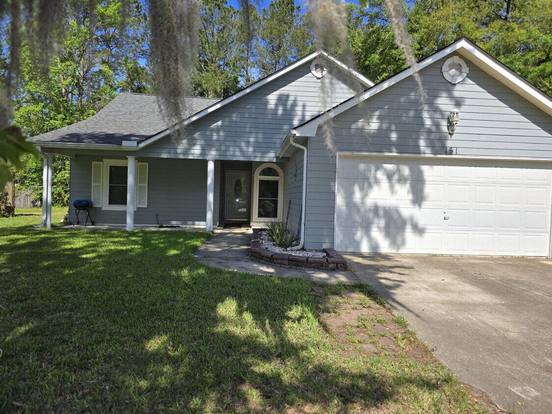 Foto principal - 151 Lakeside Dr