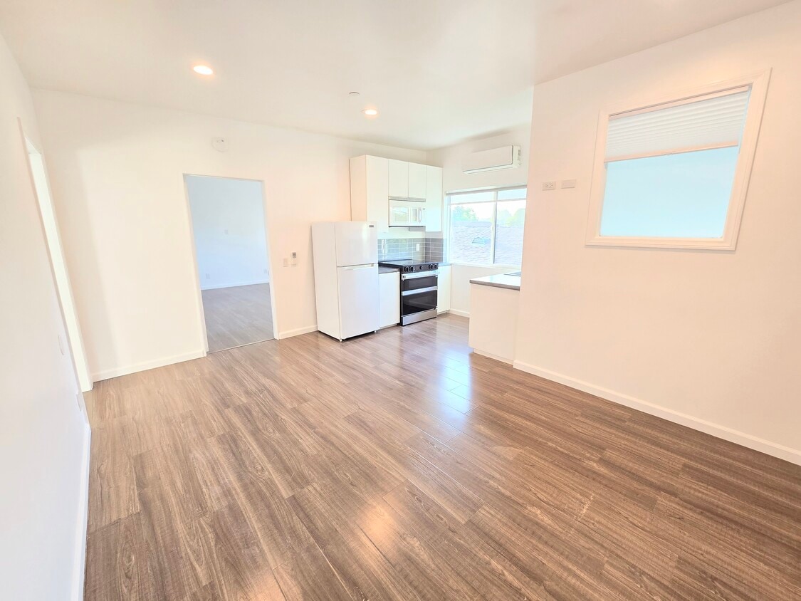 Primary Photo - 3121 Larga Ave