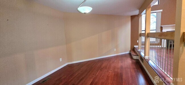 Building Photo - 44 Azalea Ct