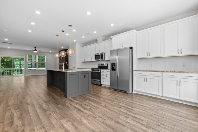 Building Photo - 2888 Macintosh Woods Dr