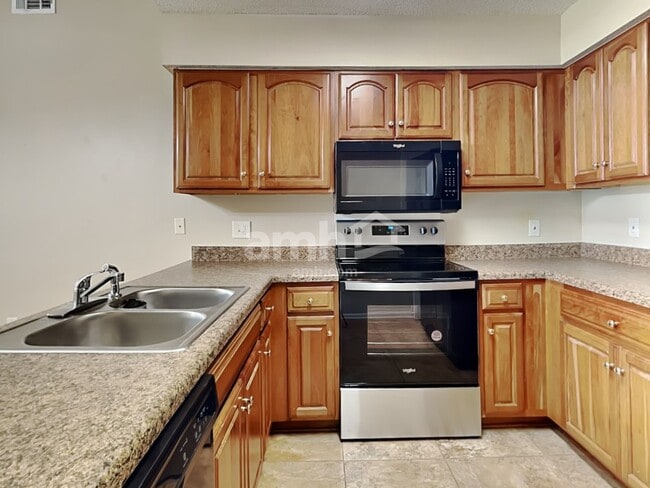 Building Photo - 401 Shady Hill Cir
