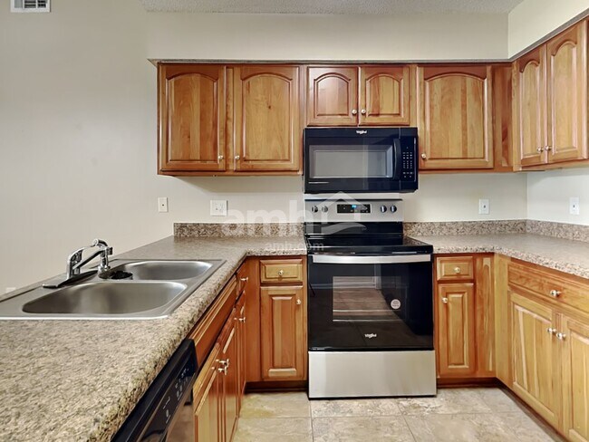 Foto del edificio - 401 Shady Hill Cir