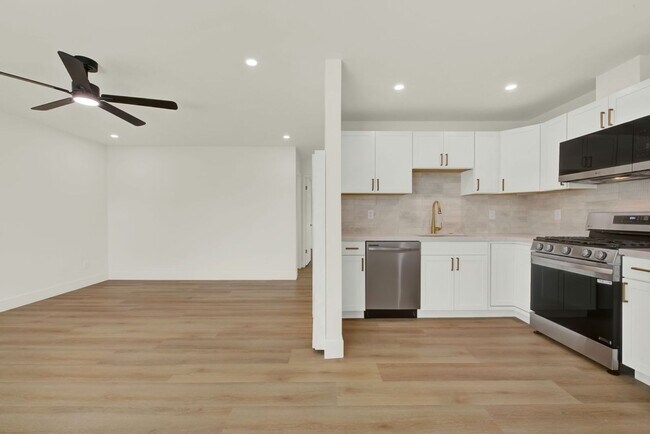 Foto del edificio - Charming updated Apartment units