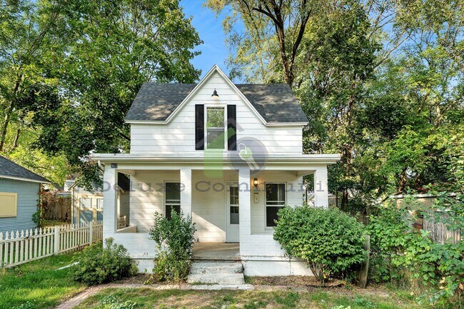 Foto del edificio - SHORT TERM LEASE!!! Beautiful Remodeled 3 Bedroom- West Side!