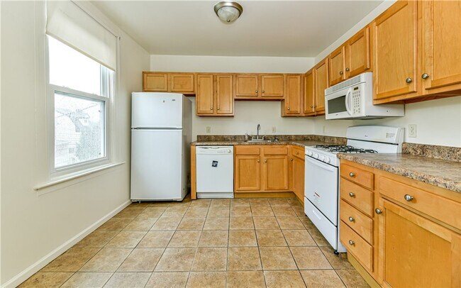 Foto del edificio - 764 Hazelwood Avenue