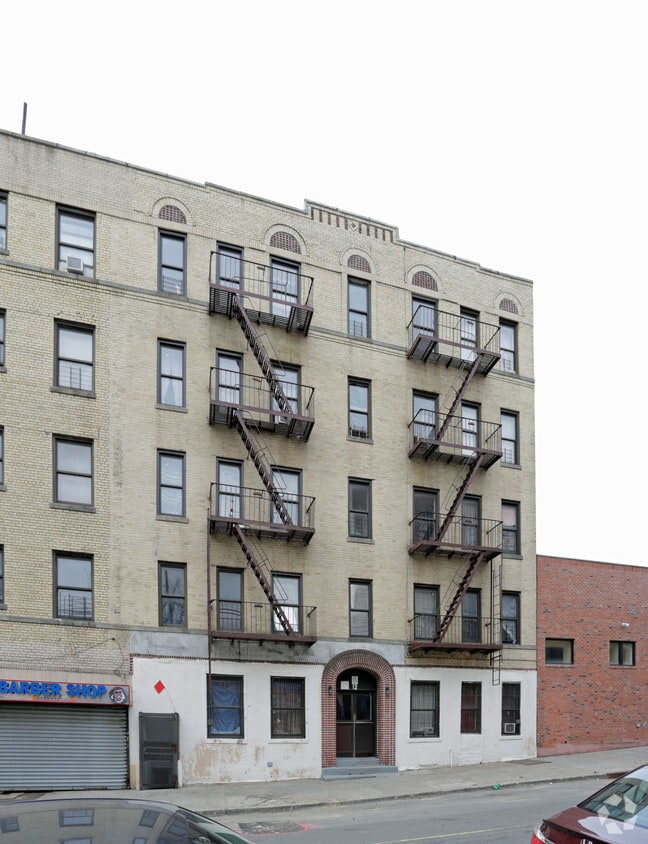 Building Photo - 12 E 213th St