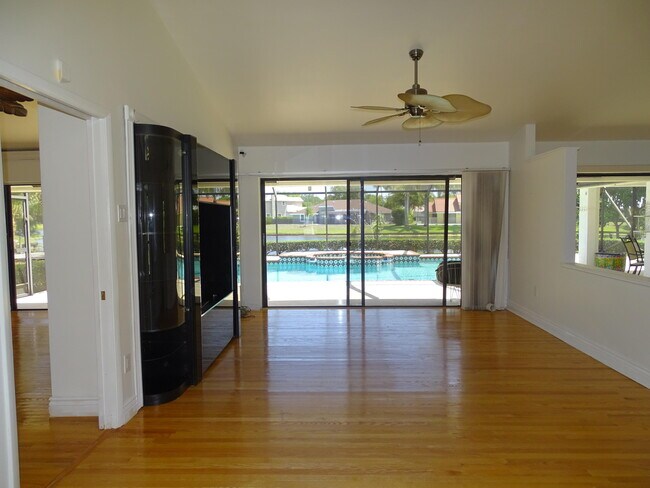 Building Photo - 12850 Leeds Ct