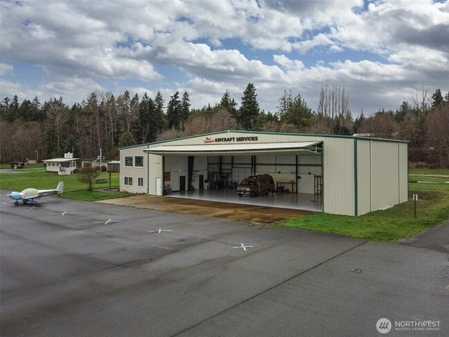 Building Photo - 191 Airport Rd