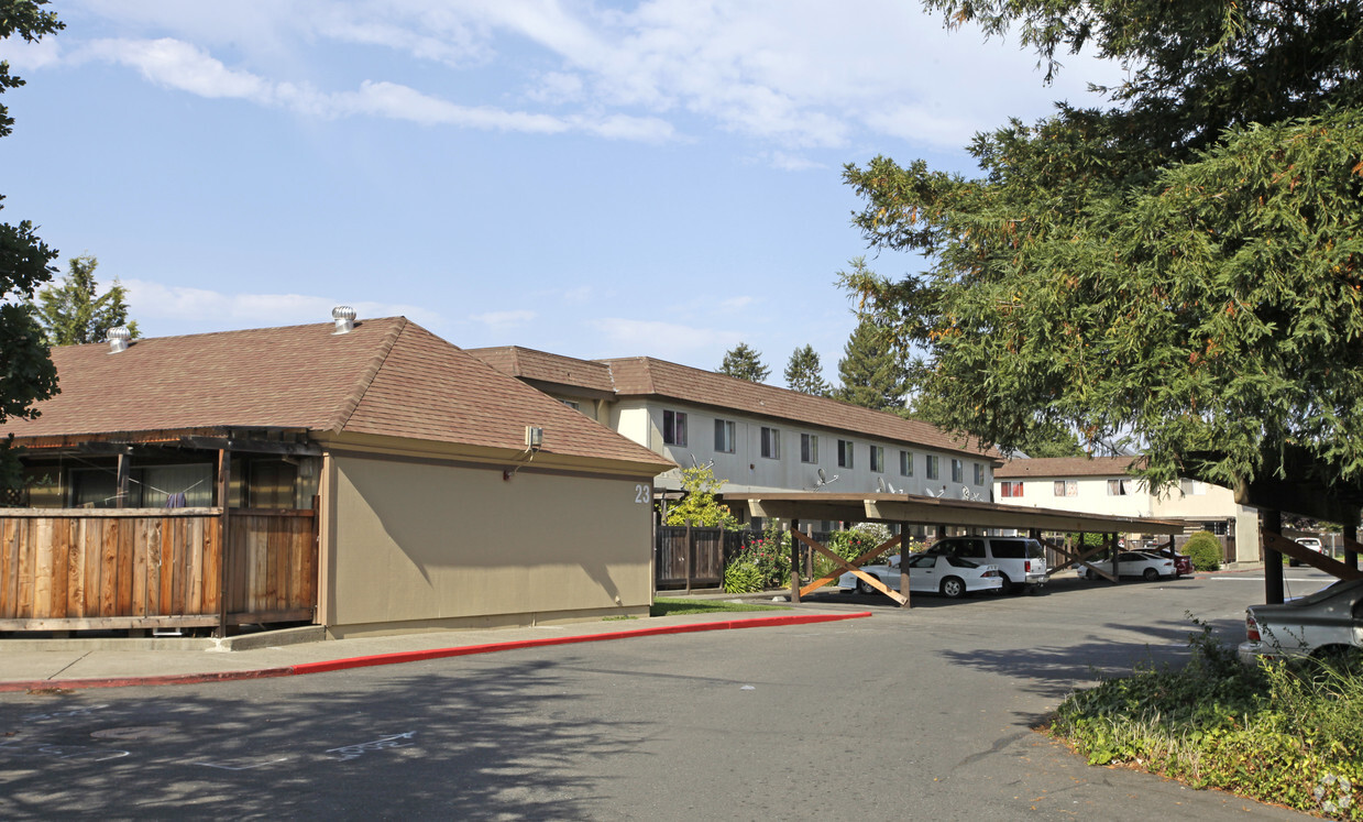 Foto del edificio - Valley Oak Park Apartments