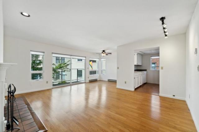 Building Photo - 2 bedroom in Seattle WA 98122