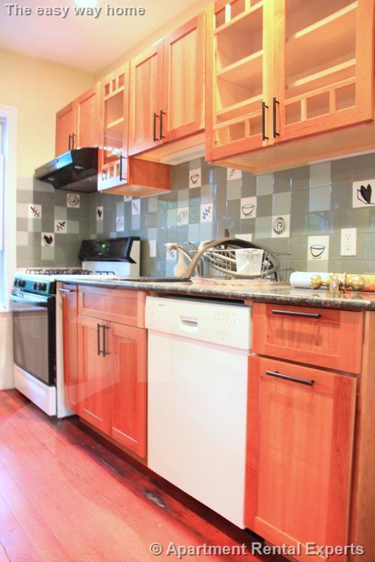 Foto del edificio - Spring Hill 3 Bedroom, 2 Baths- Parking - ...