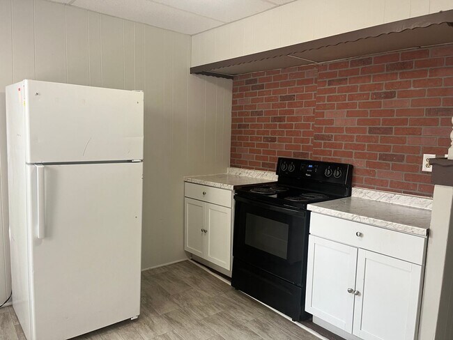 Foto del edificio - ACCEPTING SECTION 8 - 3 Bedroom 1 Bath Hom...