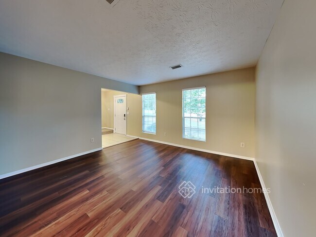 Building Photo - 2024 Valley Ridge Ln
