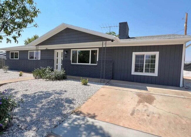 Foto del edificio - "Private Room with a shared bathroom (1 other room) locate in the Heart of Washington, UT!"